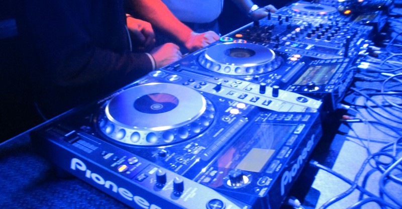 DJ Pioneer CDJ-2000nexus Mixer Liquidx verhuur rental sales